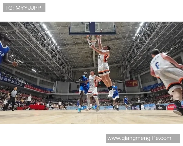 篮球明星剪裤子创意时尚瞬间展现个性与风格的精彩图片合集